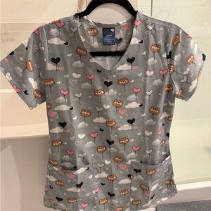 Kids Gray Bear & Heart Print Scrub Top